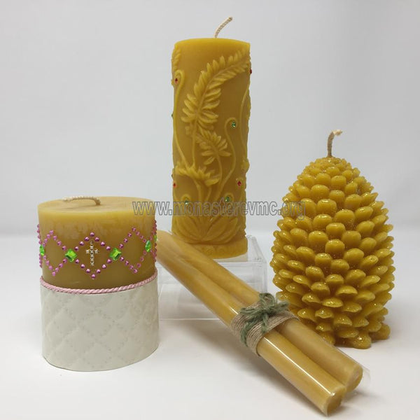 Pure beeswax candles made by the sisters of monasterevmc.org - Chandelles en cire d'abeille pure faites à la main par les soeurs du monasterevmc.org
