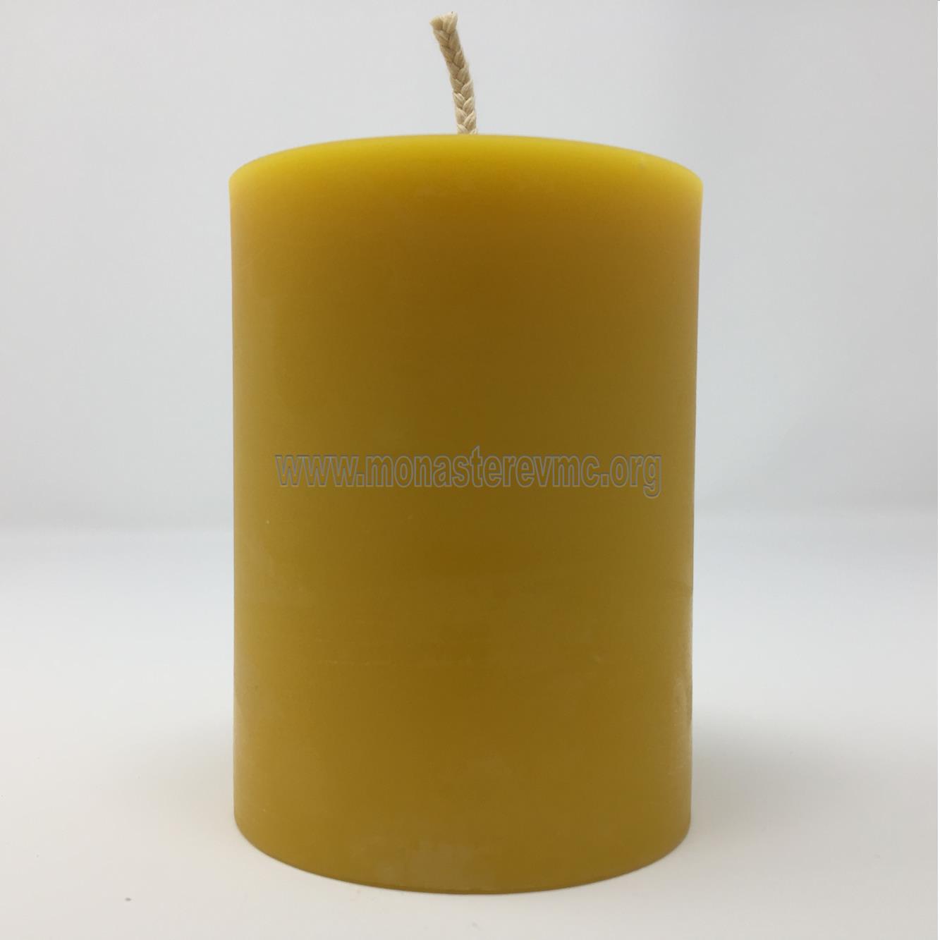 100 pure Canada Beeswax Candles made locally in Quebec by the sisters