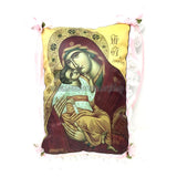 Byzantine Orthodox Icon of the Mother of God printed on a satin pillow designed and handmade in Canada by the sisters of monasterevmc.org / Oreiller avec impression d'une icone byzantine orthodoxe de la Mère de Dieu conçu et fait à la main au Québec par les soeurs du monasterevmc.org