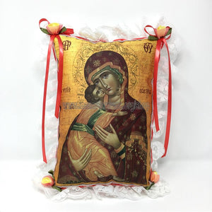 Byzantine Orthodox Icon of the Mother of God printed on a satin pillow designed and handmade in Canada by the sisters of monasterevmc.org / Oreiller avec impression d'une icone byzantine orthodoxe de la Mère de Dieu conçu et fait à la main au Québec par les soeurs du monasterevmc.org