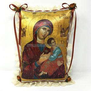 Byzantine Orthodox Icon of the Mother of God printed on a satin pillow designed and handmade in Canada by the sisters of monasterevmc.org / Oreiller avec impression d'une icone byzantine orthodoxe de la Mère de Dieu conçu et fait à la main au Québec par les soeurs du monasterevmc.org